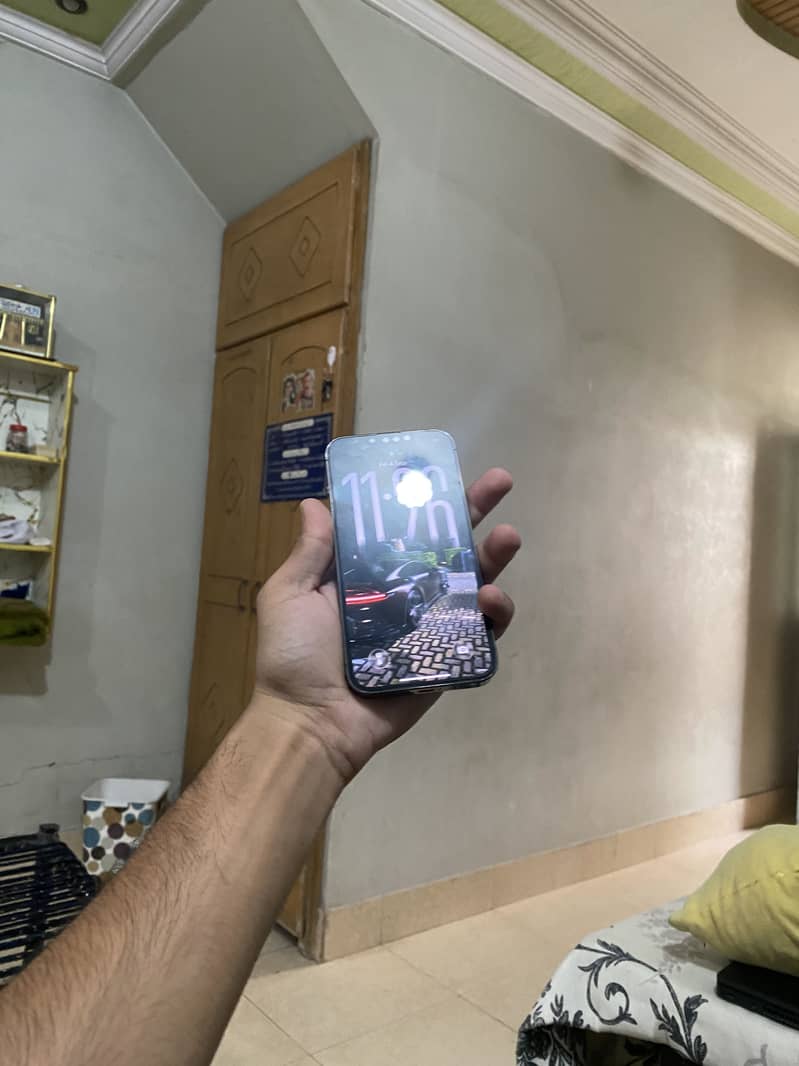 Apple iPhone 13 Pro 1