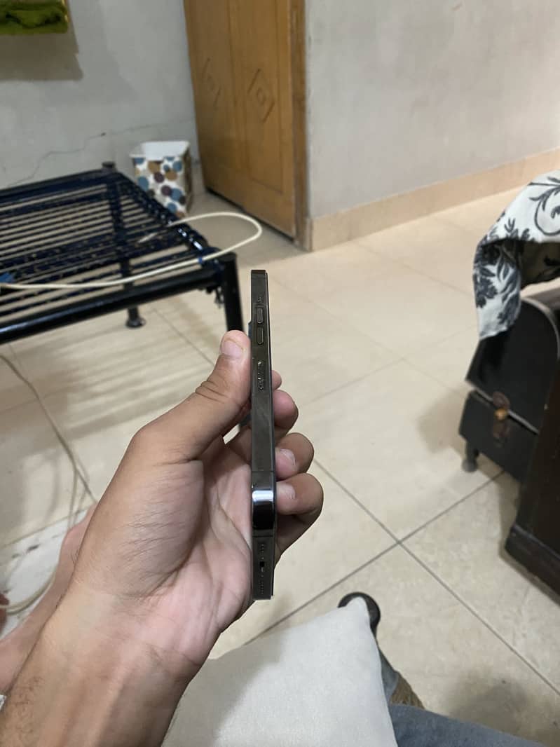 Apple iPhone 13 Pro 3