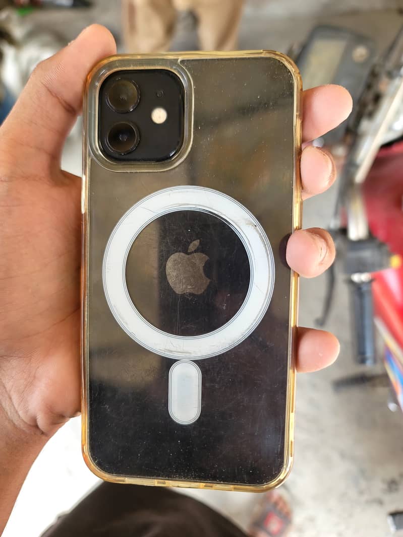 Apple iPhone 12 1