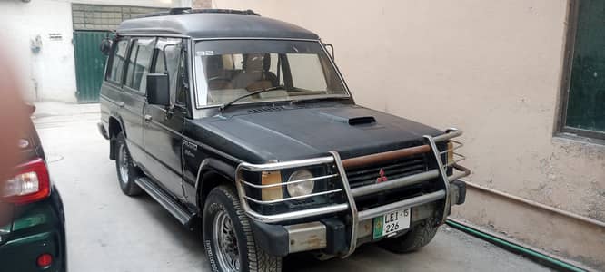 Mitsubishi Pajero 1989