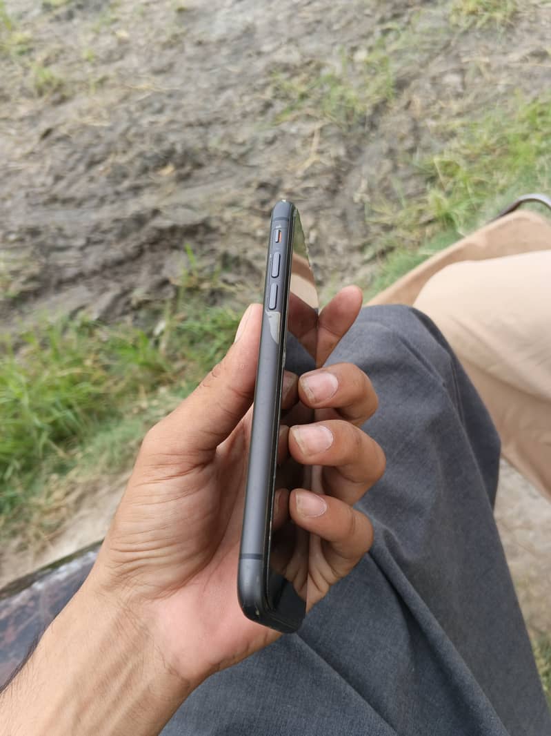 Apple iPhone 11 1