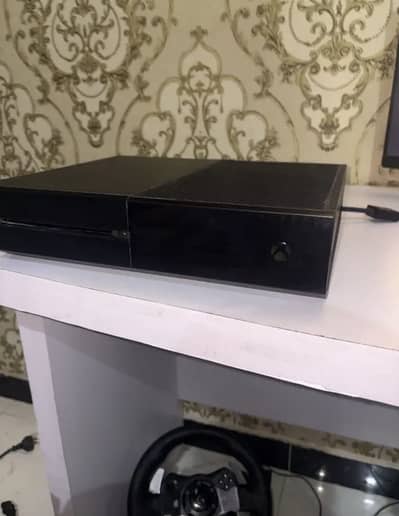 Xbox one with gamepass ultimate 1.5 month