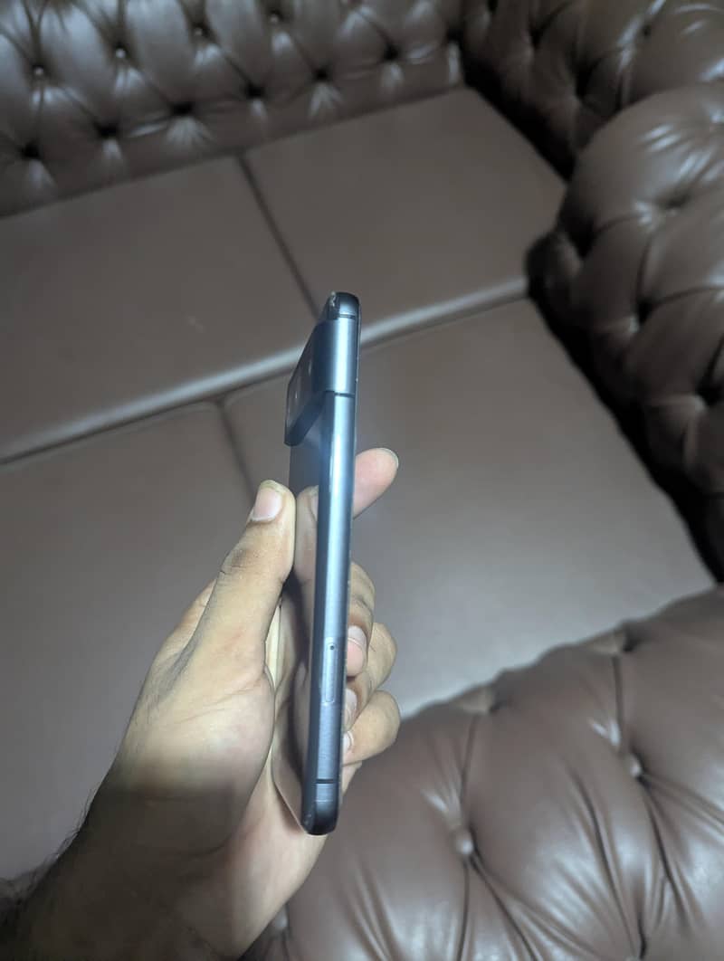 Google Pixel 8 4