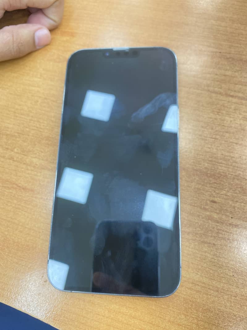 Apple iPhone 13 Pro max 4