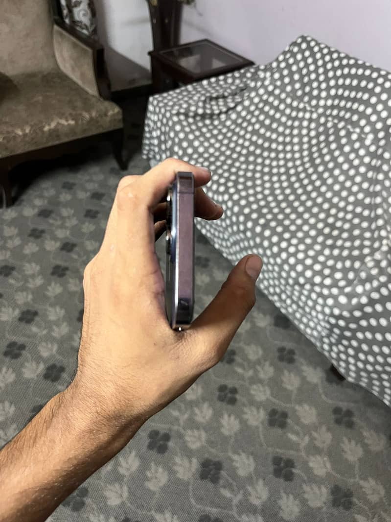 Apple iPhone 14 Pro Max 0