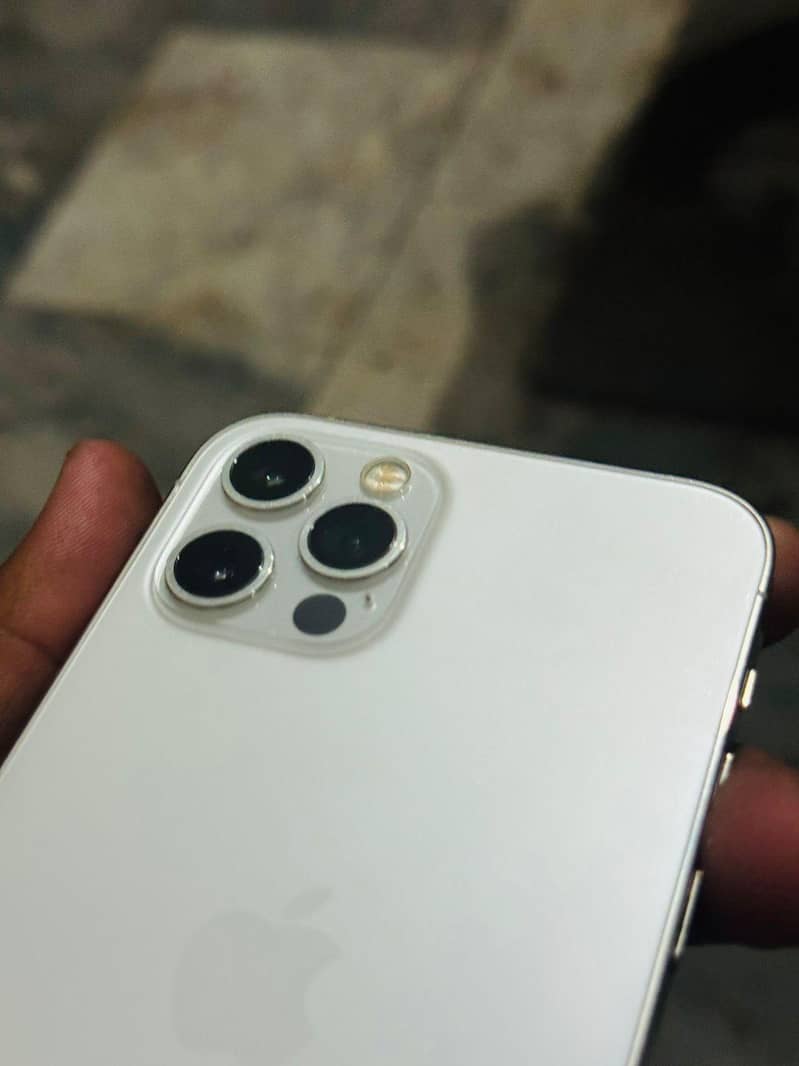 Apple iPhone 12 Pro 2