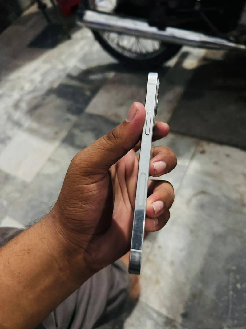 Apple iPhone 12 Pro 3