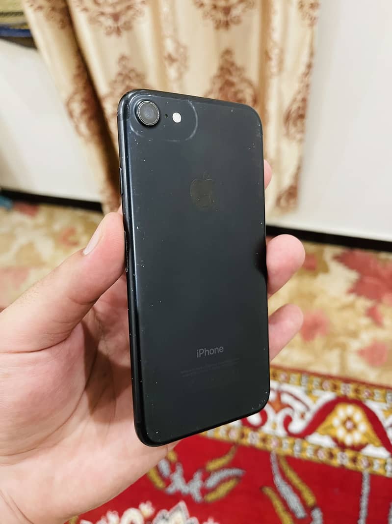 Apple iPhone 7 1
