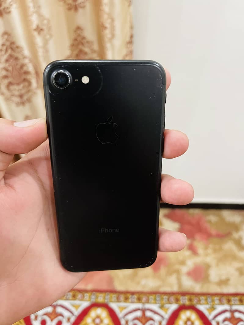 Apple iPhone 7 2