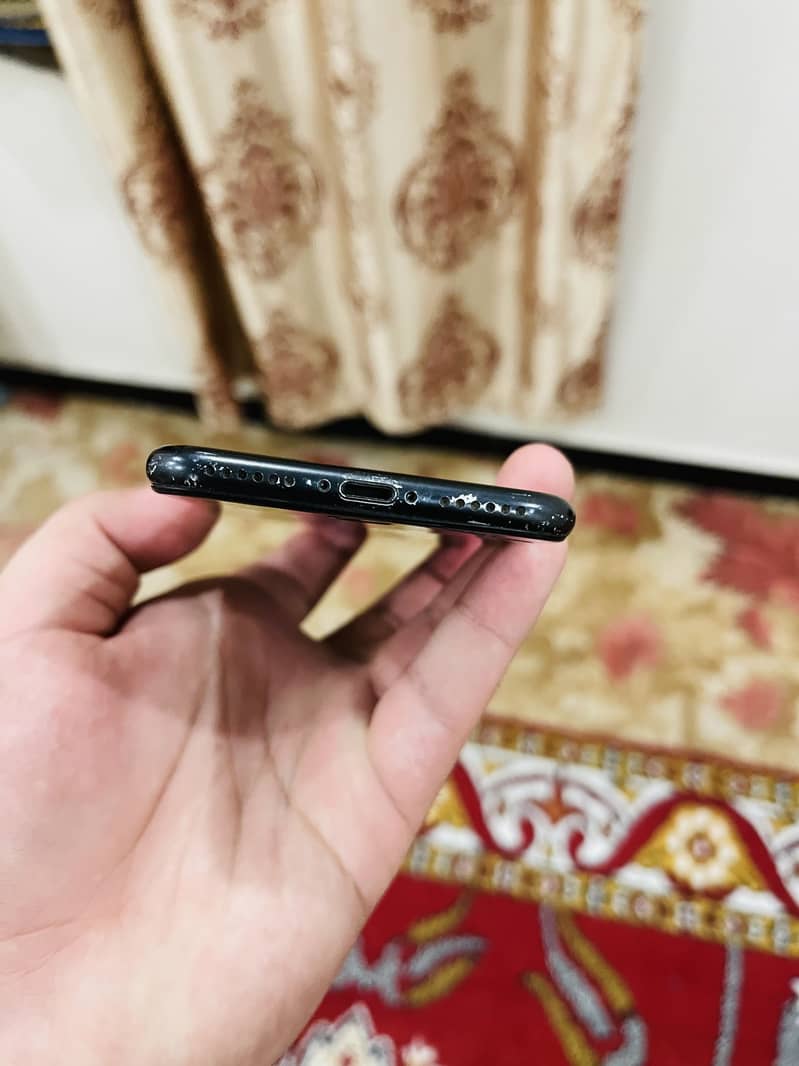 Apple iPhone 7 3