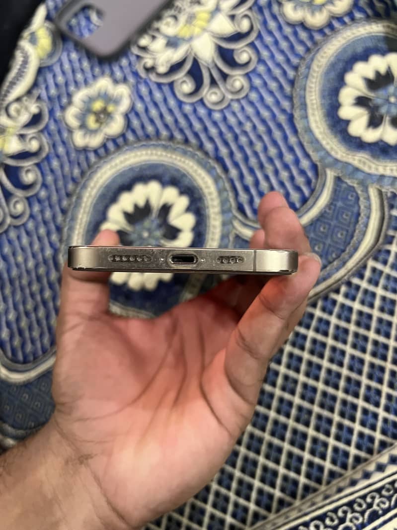 Apple iPhone 12 Pro Max 3