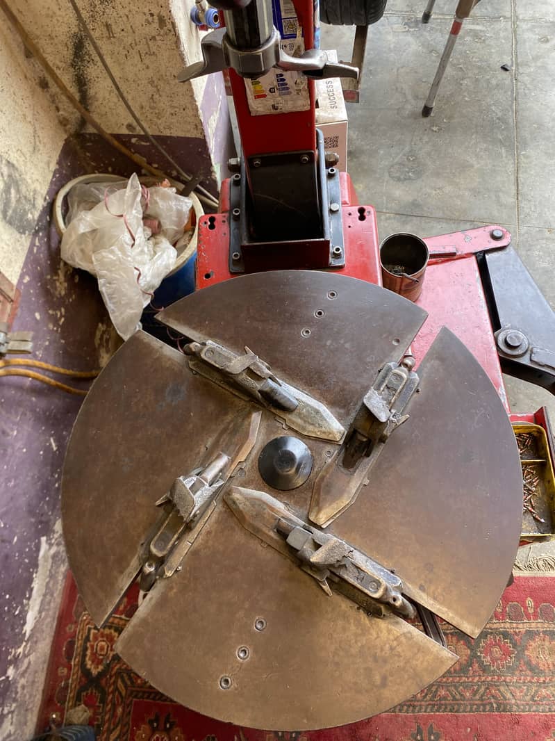 Tyre changer Machine 4 Pendal 1