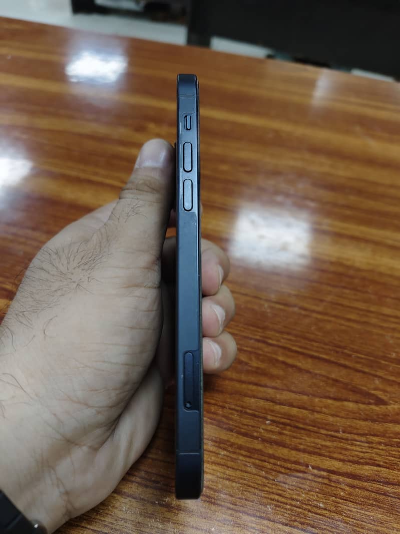Apple iPhone 12 5