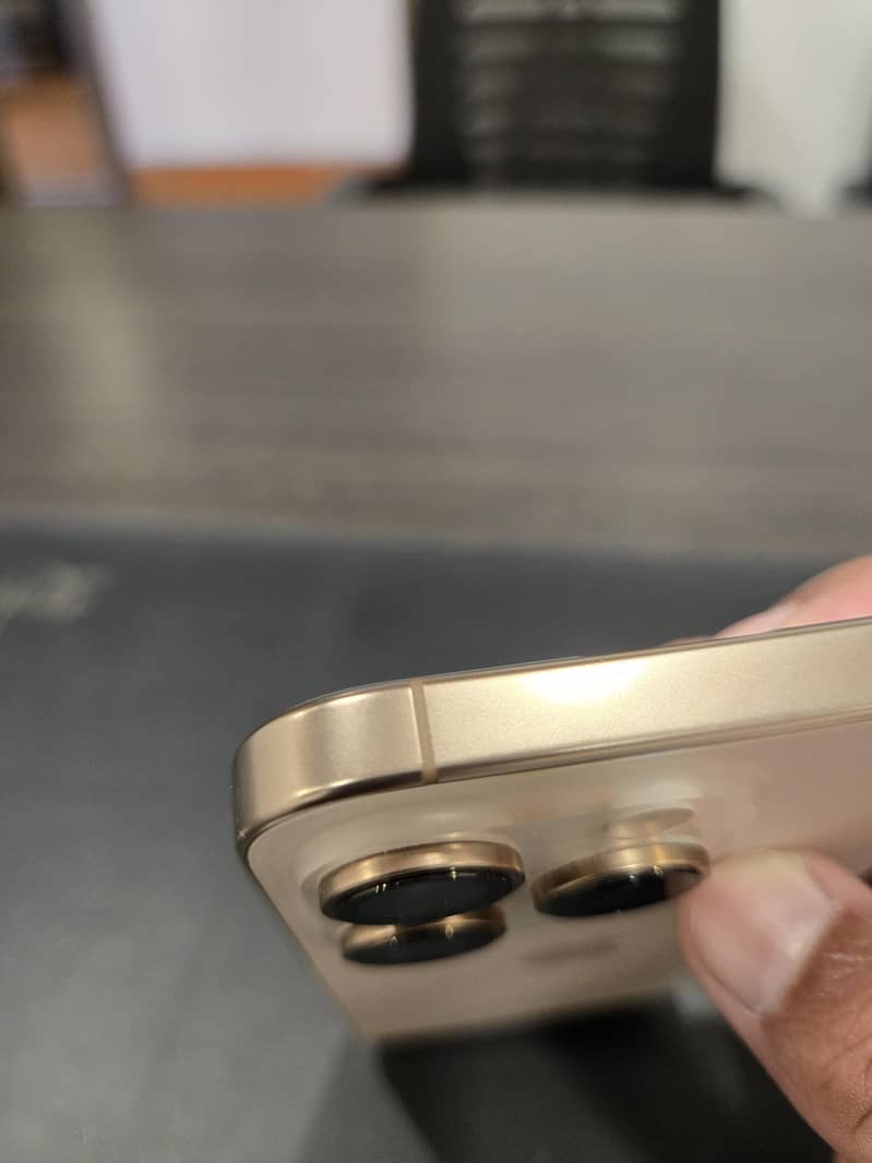 Apple iPhone 16 Pro 2