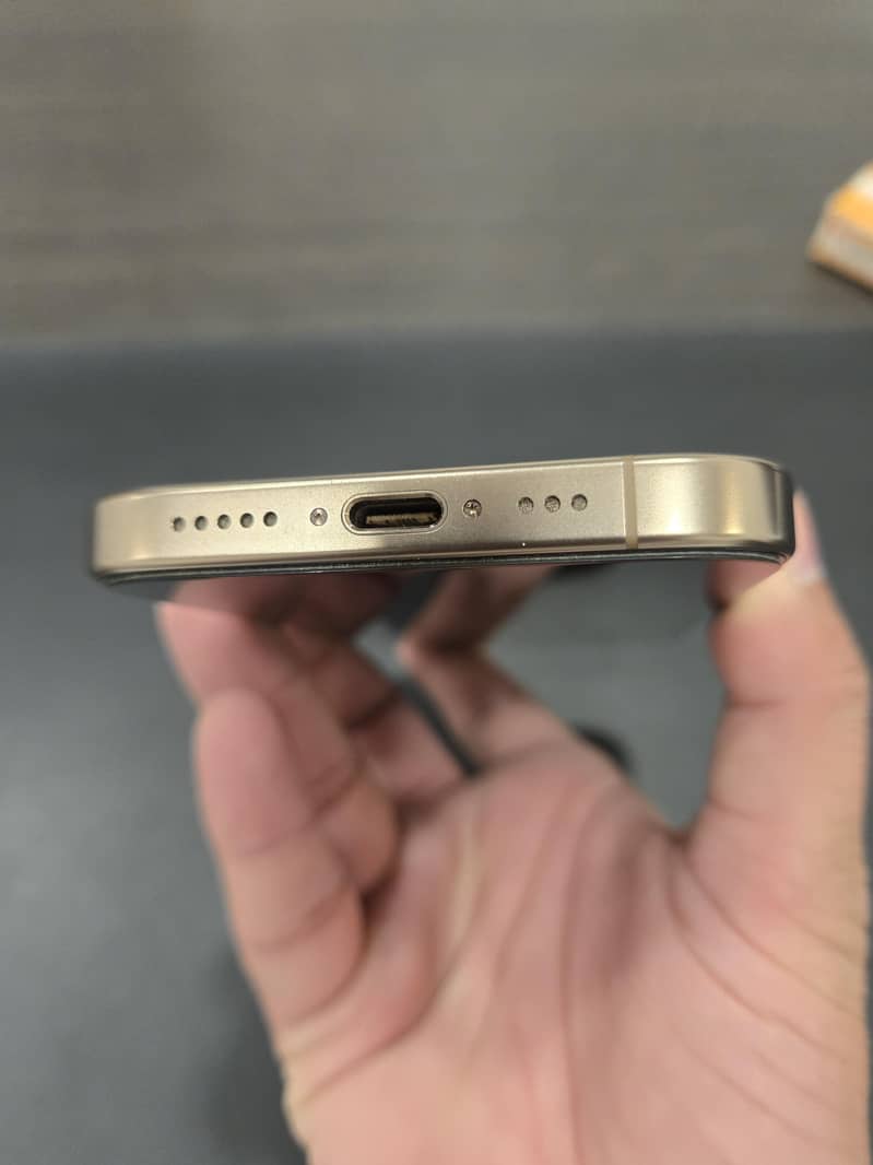 Apple iPhone 16 Pro 5