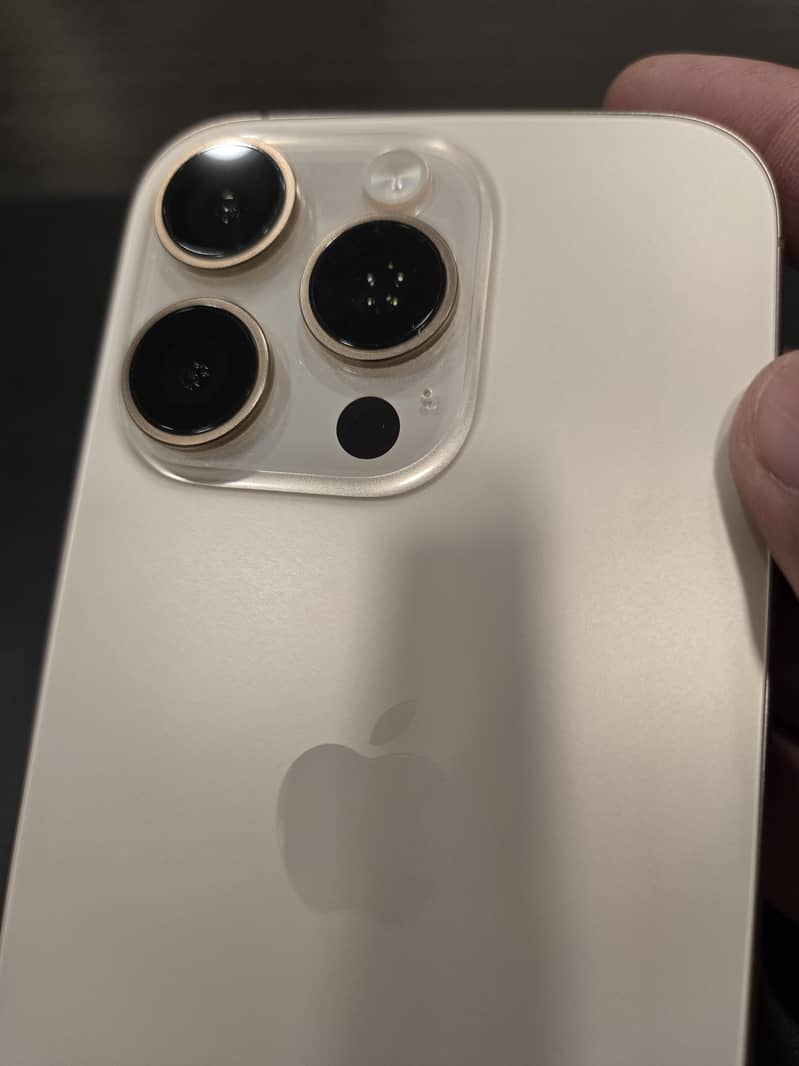 Apple iPhone 16 Pro 7