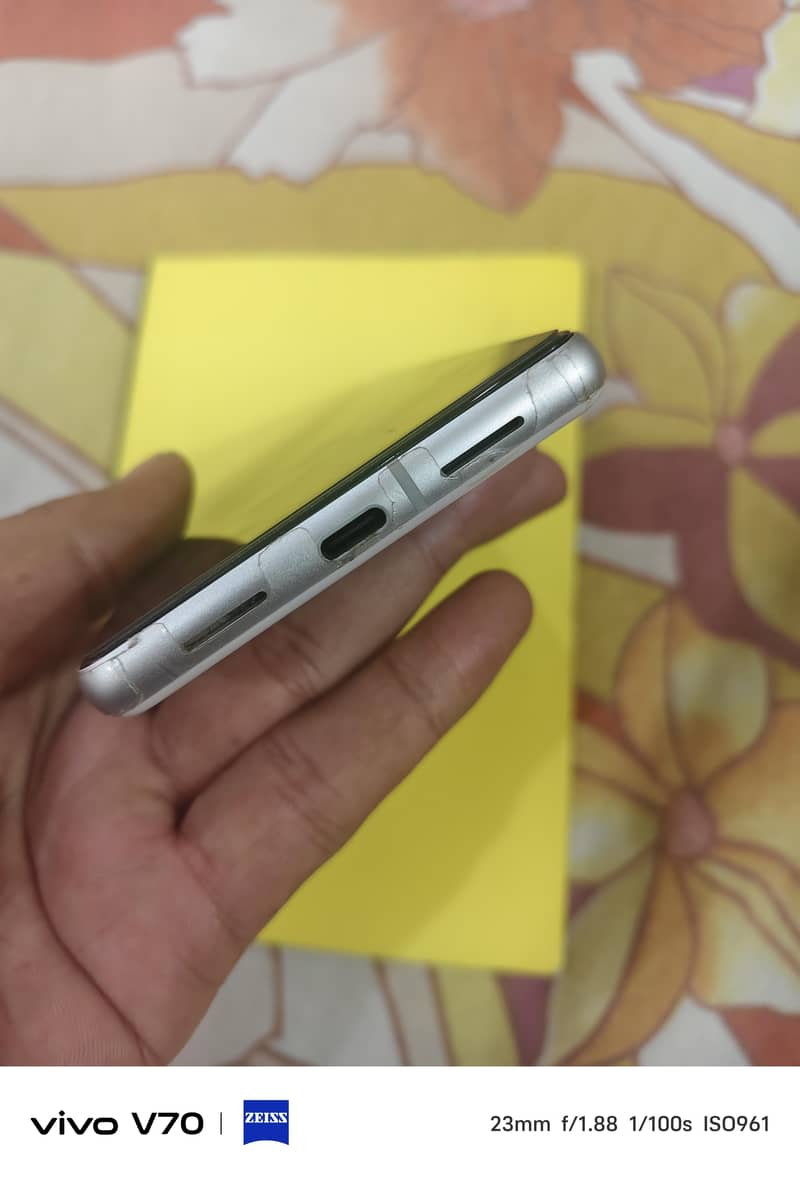 Google Pixel 7 4