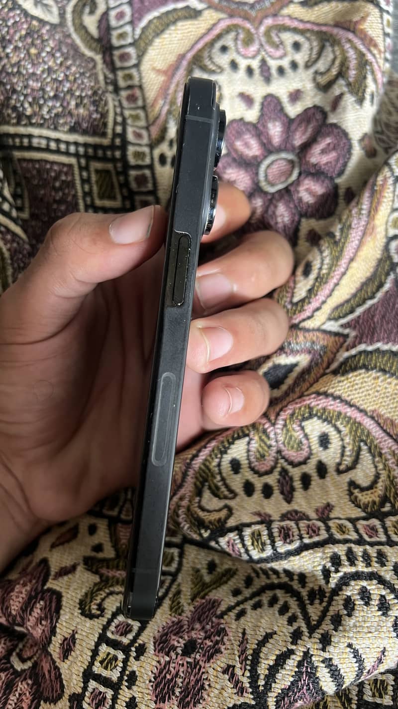 Apple iPhone 14 Pro 2