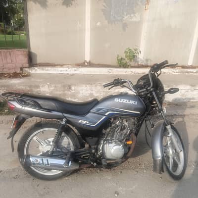 Suzuki 110 excellent condition grey colour