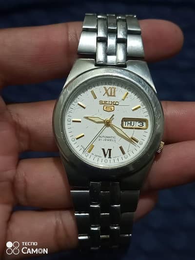 Seiko5 Original watch only scratches in front