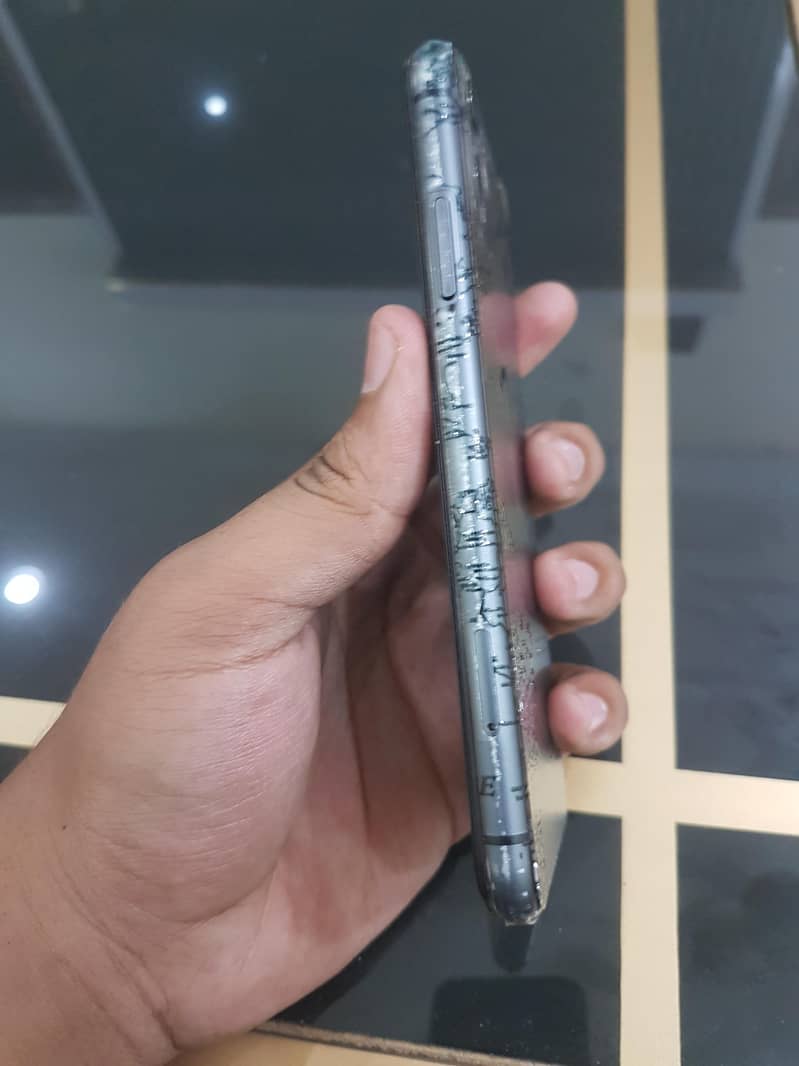 Apple iPhone 11 8