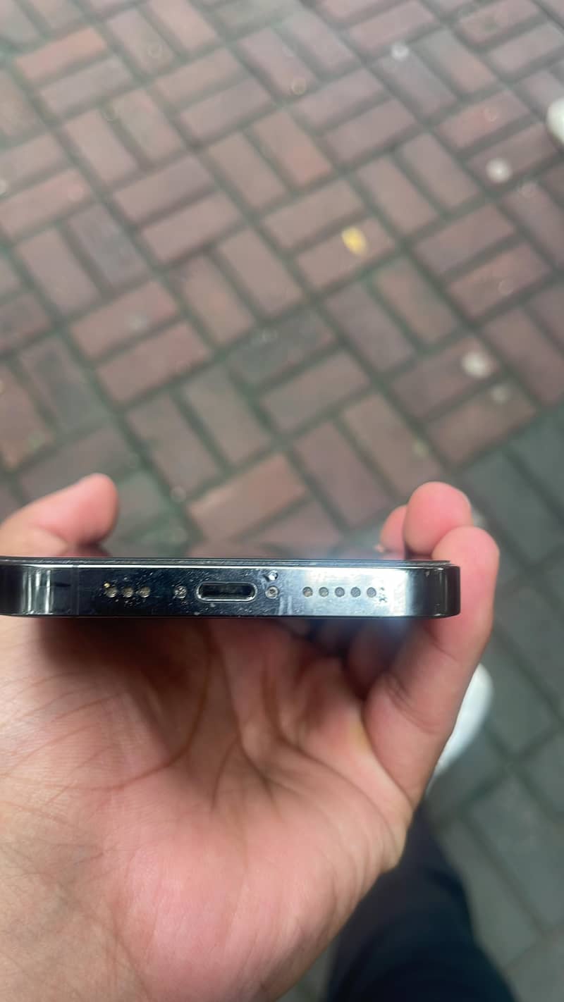 Apple iPhone 13 Pro 4