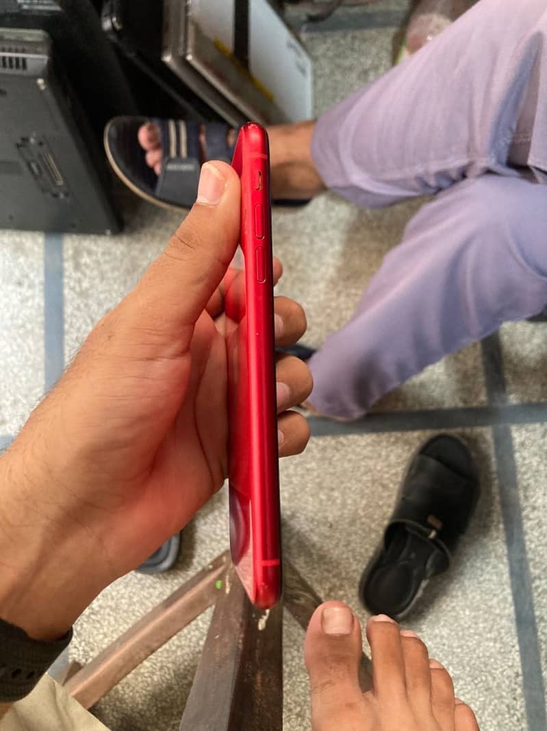Apple iPhone 11 3