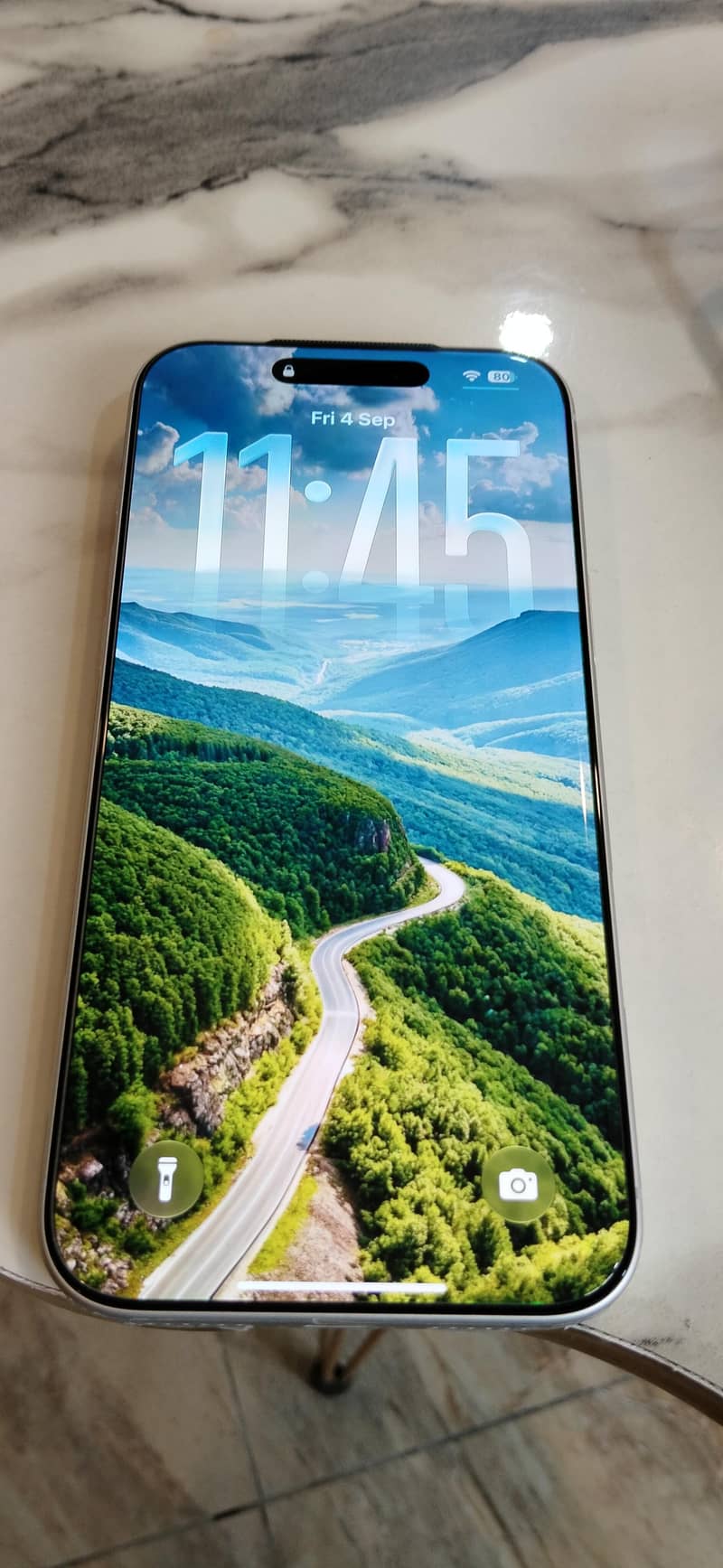 Apple iPhone 17 Pro Max 4