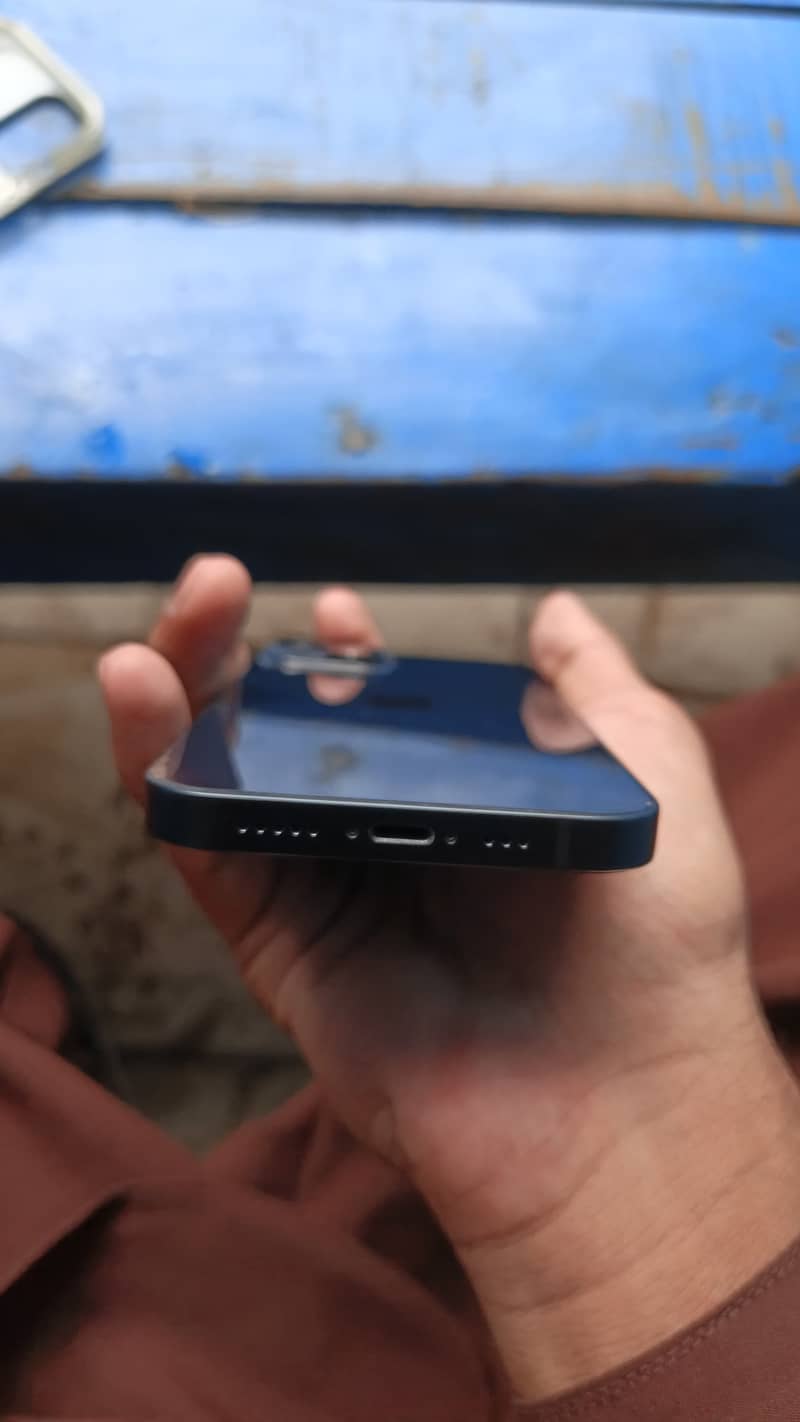 Apple iPhone 14 3