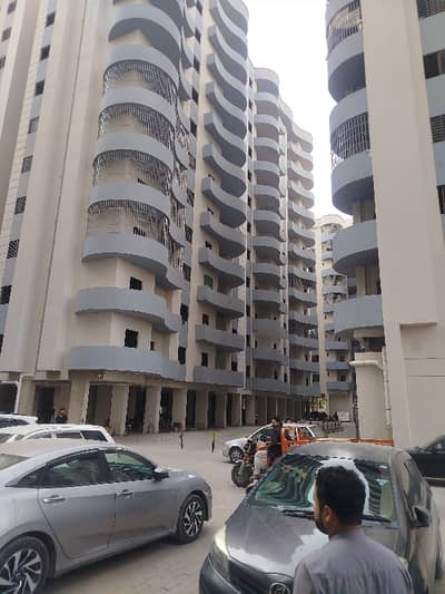 425 Square Feet Flat