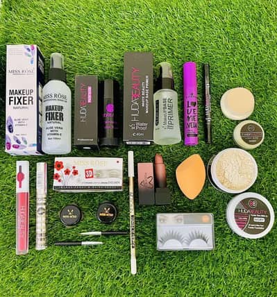 15 in 1 makeup set for daily use in Pakistan