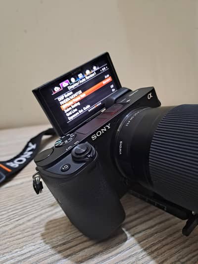 Sony A6400 Plus Sigma 30 mm Excellent condition