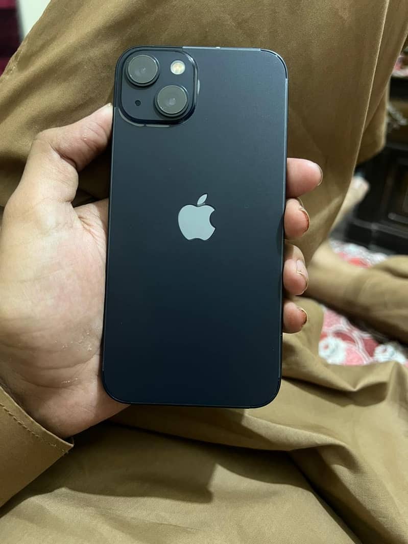 Apple iPhone 13 5