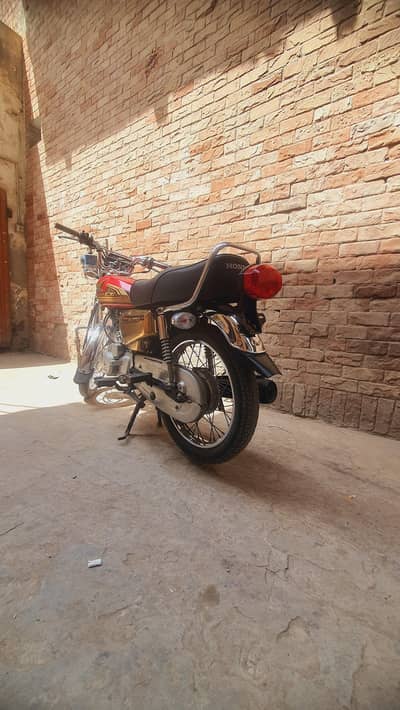 Cg 125 gold edition Apl