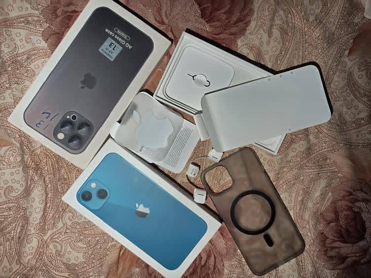 Apple iPhone 13 2
