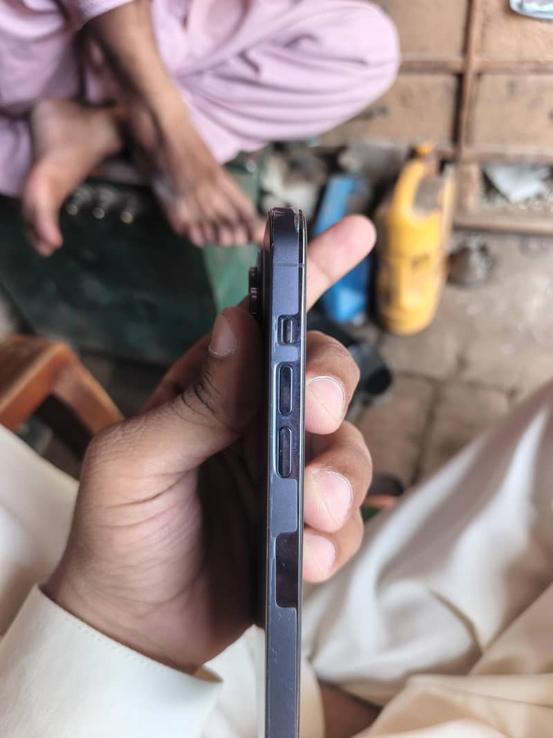 Apple iPhone 14 Pro 2