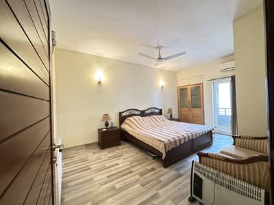 F-11 Savoy Heights 4 Bed Fully Furnished Apartment With Servant Available For Rent