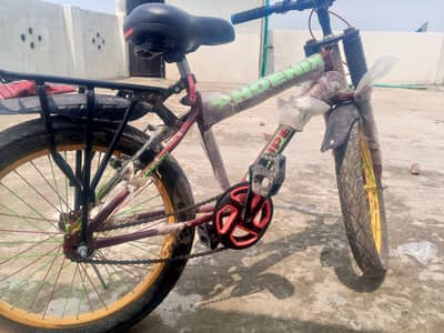 This cycle for 13y kids with horn and light