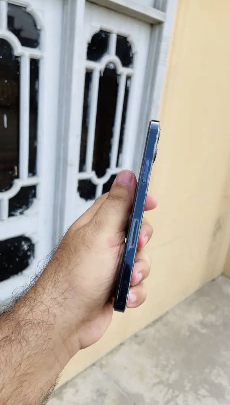 Apple iPhone 12 Pro 1