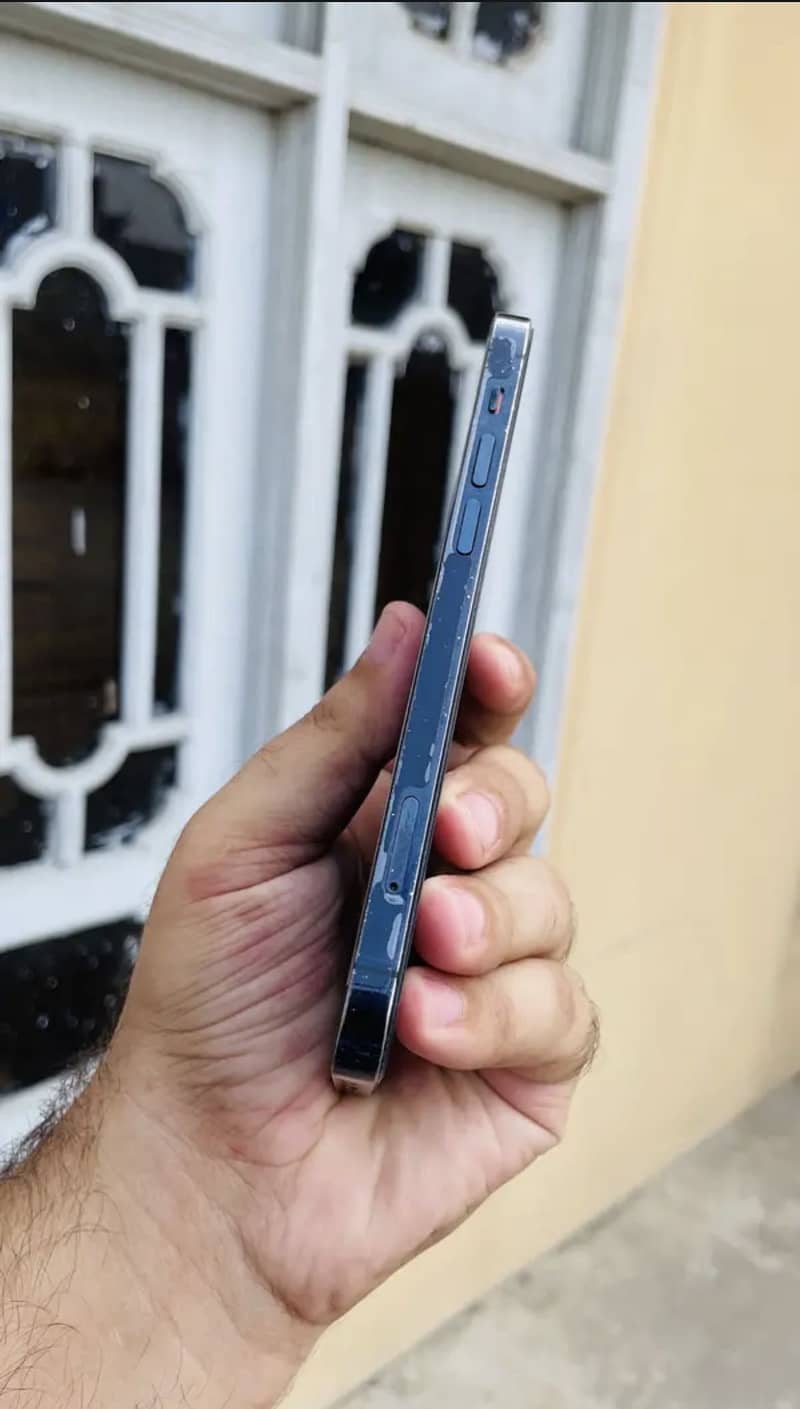 Apple iPhone 12 Pro 3