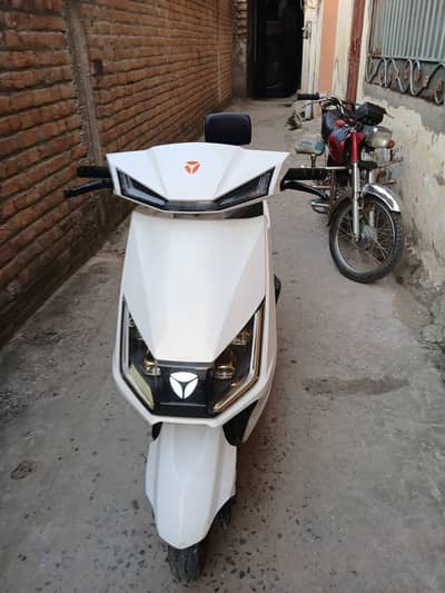 Yadea T5 Electric scooter 2024 MODEL