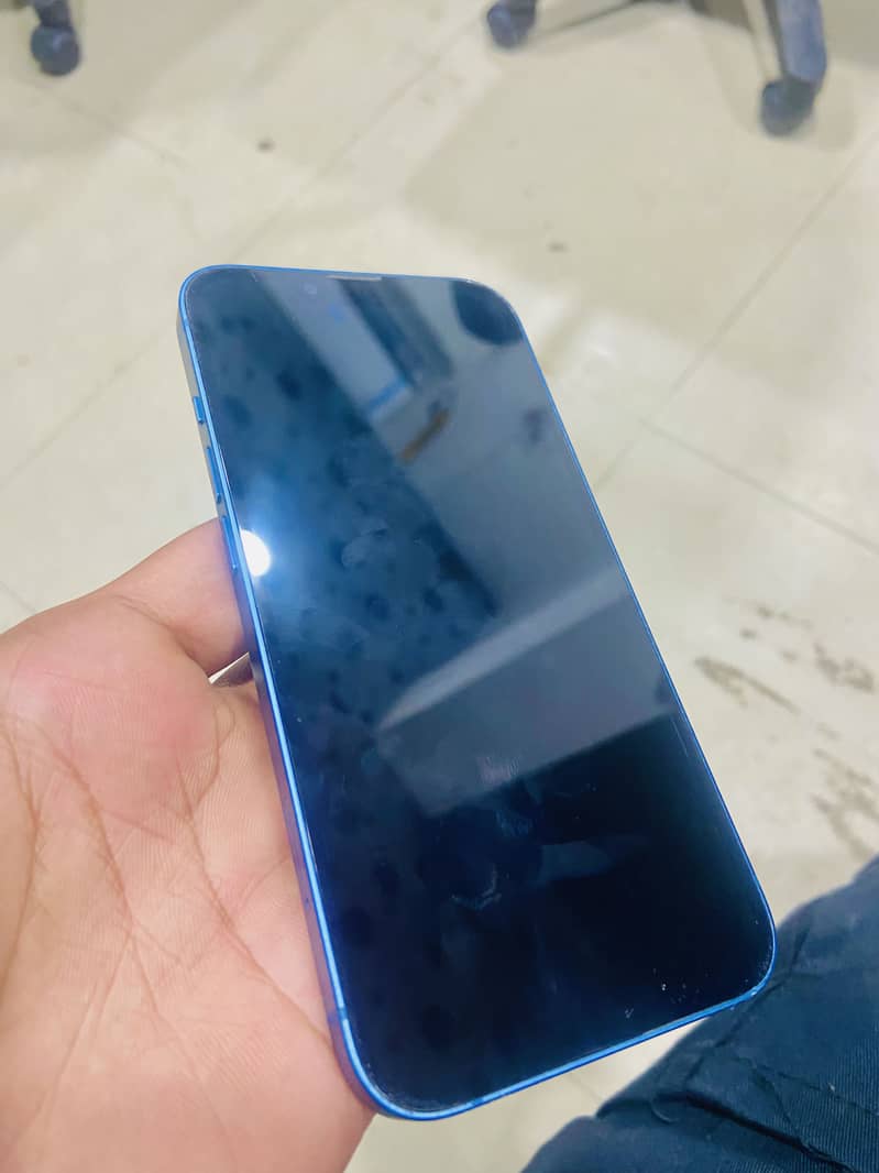 iPhone 13 3