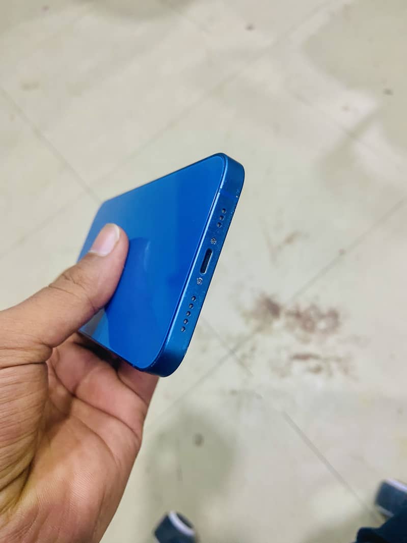 iPhone 13 9