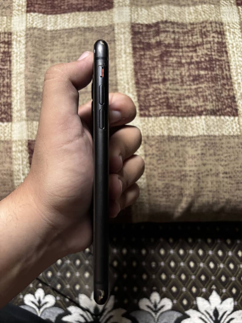 Apple iPhone 11 5