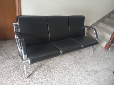 5 Pcs Premium Office Visitor / Waiting Chairs – Black Leather & Chrome