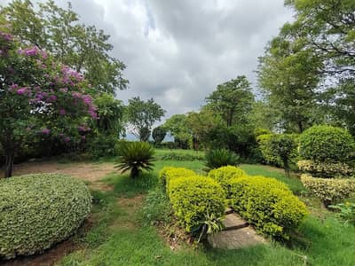 F-11 666 SQ Yard 5 Bed With 2 Kanal Extra Land Main Location Full House Available For Rent