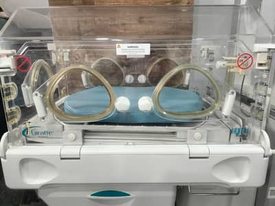 ICU Infant Incubator with Giraffe® Infant Warmer (USA)
