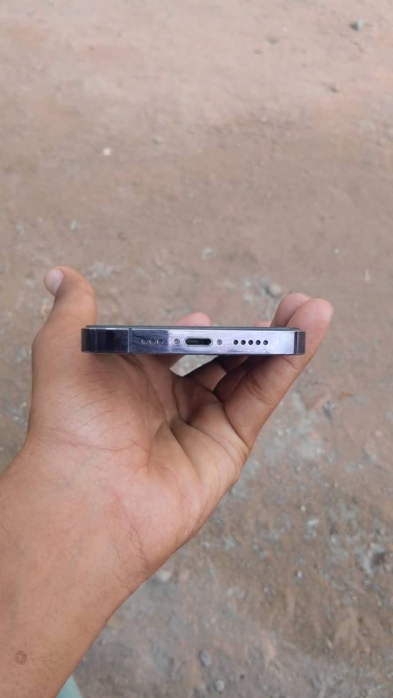 Apple iPhone 14 Pro 2