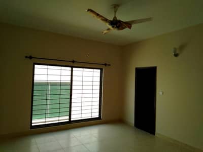 Corner Brigadier House 375 Square Yards Available In Askari 5 - Sector H
