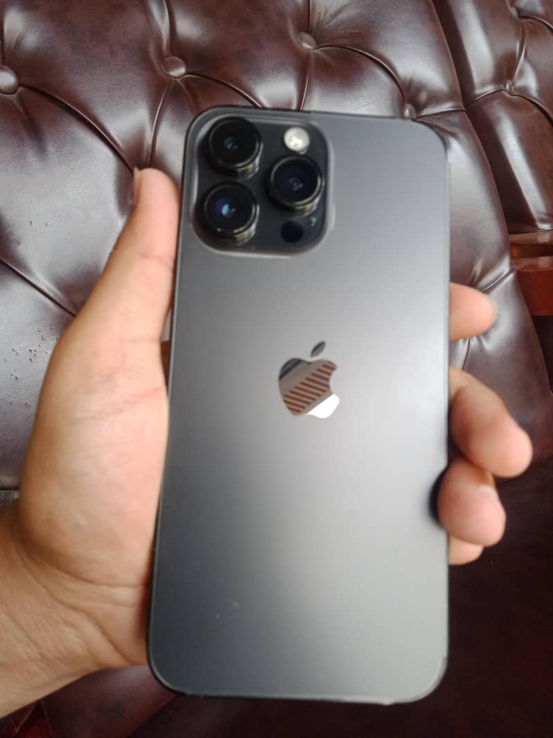 Apple iPhone 14 Pro Max 1